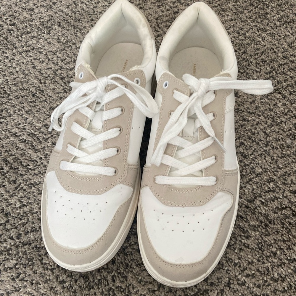 Women’s American Eagle shoes size 9 1/2🩵